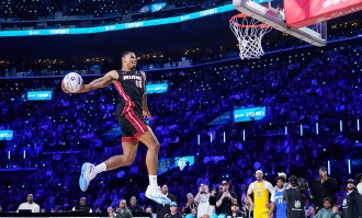 扣篮大赛-热火龙套躺赢夺冠 名宿之子险些受伤