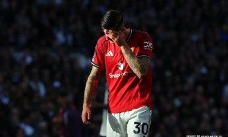 111年耻辱！曼联足总杯一轮游，18岁新星染红，未来只剩一地鸡毛？