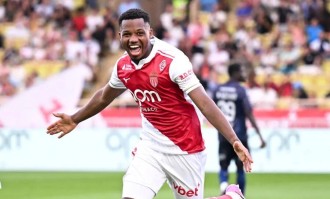 巴萨天降横财！昔日废柴在法甲重生：5场轰6球 英超3队想买他