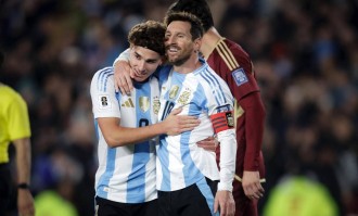 球王诞生！梅西球王加冕，国际足坛历史第一人