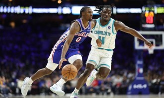 马克西28+6+9格兰姆斯24分 76人胜黄蜂