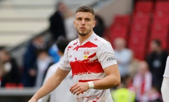 25岁德国悍将双响炮助斯图加特4-0大胜沃尔夫斯堡，逼近德甲前二