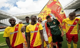 法甲激战：图卢兹VS朗斯，榜首保卫与抢分攻坚的生死博弈