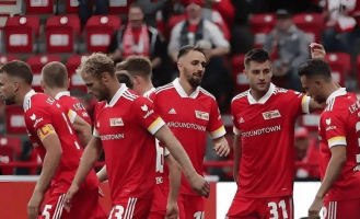 周三013 德甲焦点对决：莱比锡红牛主场迎战弗赖堡，争冠劲旅能否延续交锋碾压优势？