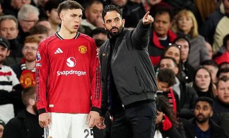 阿莫林点名批评曼联一嫡系！训练必须加把劲，否则明年就买人替代