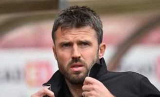 曼联宣布新帅人选：卡里克时隔四年回归，携四名助手签约半年