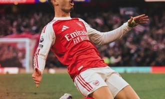 160亿金元大战！13分钟4球摧毁铁血防守，阿森纳4-0复仇马竞