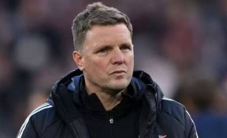 埃迪·豪的未来悬了？纽卡锁定 “世界最佳少帅”，截胡曼联热刺