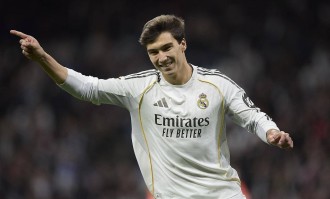 随着皇马4-1，比利亚雷亚尔1-2，西甲最新积分榜出炉：巴萨丢榜首