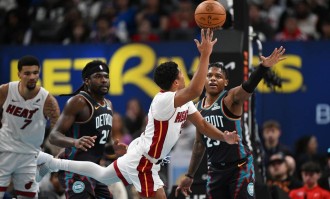 鲍威尔36分阿德巴约15+14 热火击败活塞4连胜