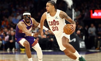 狄龙27分米切尔16+6 太阳力克骑士迎三连胜