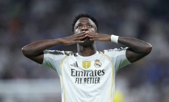 西甲-姆巴佩传射维尼修斯双响+造红 皇马3-1胜10人黄潜