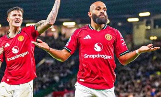 英超乱套了！曼联3连胜，利物浦2-3爆冷，阿森纳夺冠稳了，最大黑马曝光