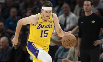 里夫斯变超巨引东詹膜拜 两个隐忧却让湖人犯难！