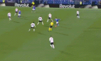 2-0,21岁皇马旧将妙传,38岁法布雷加斯率队12场不败,逼近意甲榜首