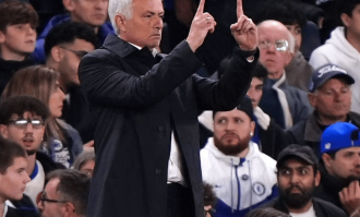 “狂人”回家，三分至上：切尔西1-0贝蒂斯，穆帅温情致谢，马雷斯卡“丑陋”首胜