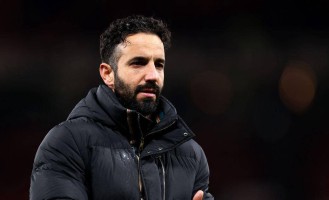 阿莫林曾以为曼联主场困境已然破解，然而现实却给了他沉重一击！