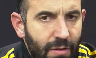 曼联冬窗或压哨补中场，拉爵坚信阵容足够挺进欧冠，继续力挺阿莫林