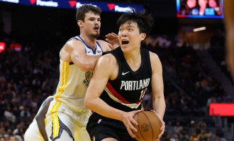 季前赛-杨翰森首秀4+4+1+6犯离场 开拓者负勇士