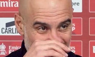 一日英超速递：瓜迪奥拉再显幽默本色，阿森纳门将拉亚领跑金手套榜