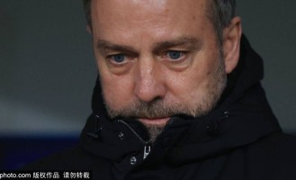 巴萨定位球防守频频失守！弗里克该如何破解这道难题？