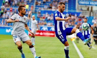 西甲保级战焦点：赫塔费主场迎战埃尔切，防线危机与士气对决，定位球与反击成关键。