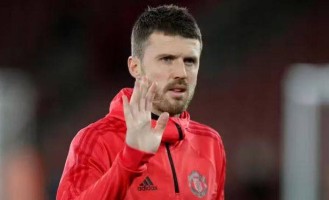 曼联冬窗首签锁定！新帅刚上任就提刚需，阿莫林埋的坑终于要填了