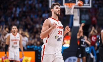 欧冠淘汰赛前，轮换深度正在拉开开云差距