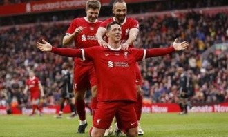 欧冠激战：利物浦与埃因霍温的荣誉之争