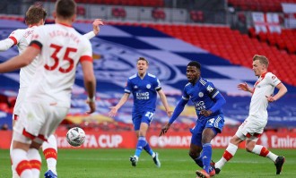 皇家贝蒂斯能否继续保持不败纪录，迎战状态起伏的巴塞罗那？