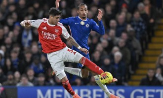 英超｜10人切尔西主场逼平阿森纳