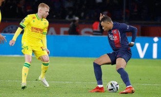 法甲激战：巴黎FC主场迎战南特，保级战火一触即发