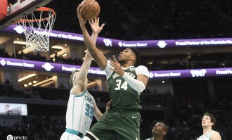 字母哥24+4+7米勒空砍31分 雄鹿击败黄蜂