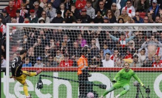 英超-舍什科处子球B费失点 曼联1-3不敌布伦特福德