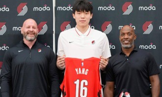 队记：杨瀚森下赛季或拿到场均8分7板3助的数据
