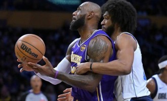 纪录收割机！詹姆斯再迎里程碑 一战超爵士两大名宿