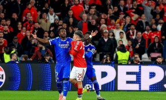 一场没有口型的停赛！当足球场上的争吵，撞上零容忍的红线