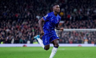 阿森纳领先英超积分榜，但冠军争夺激烈程度逊于意甲、西甲与法甲