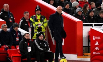 闷平利兹联结束三连胜：亿元先生隐身无贡献，斯洛特毫无战术可言