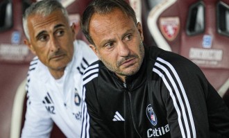 意甲各队主帅年薪排行：孔蒂800万欧居首，阿莱格里500万欧次之