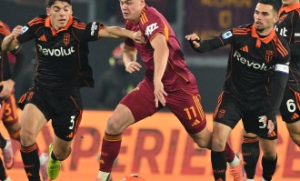 （体育）足球——意甲：罗马胜科莫