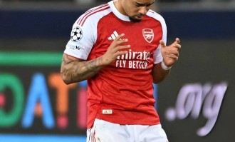 阿森纳2-1险胜狼队揭示不足，萨卡两造乌龙球太幸运，5分领跑讽刺