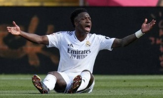 对标姆巴佩！西媒曝维尼修斯要求续约给1亿签字费，老佛爷很生气