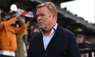 荷兰中卫卷疯了！曼联铁卫数据碾压仍落选，科曼：选谁都心疼