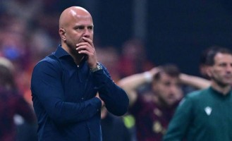 斯洛特谈利物浦成绩遭针对：克洛普战术调整引争议