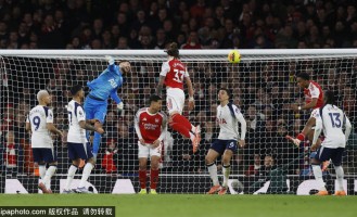 拜仁与阿森纳的欧冠巅峰对决：技术与战术的较量