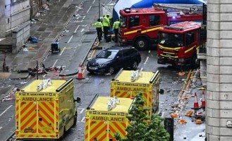 驾车冲撞利物浦队夺冠庆祝球迷！英国54岁男子被判21年6个月