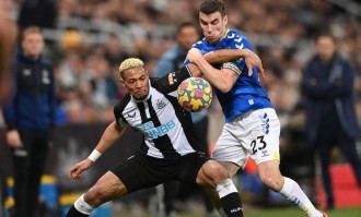 法甲巅峰对决！榜首王者主场迎战劲旅，卫冕冠军能否延续不败神话？