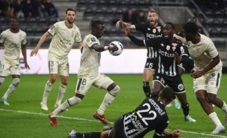 法甲焦点战：昂热VS洛里昂——攻防博弈下的胜负手与比分推演