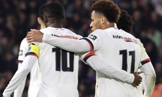 4-0横扫业余队！巴黎杀鸡用牛刀，20岁新星9.3分抢尽梅西内少光环